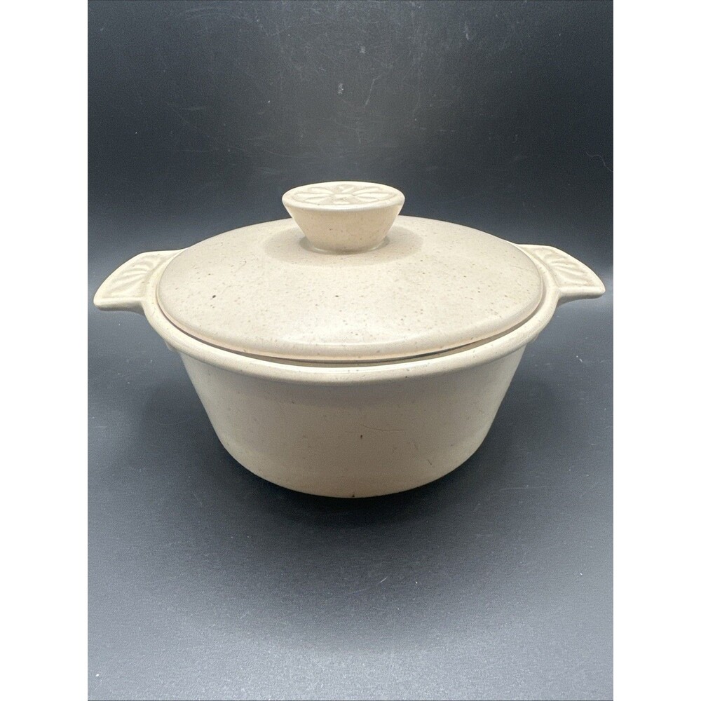 Vtg USA Pottery Speckled Stoneware Covered Casserole Dish Baking Ovenware Round